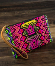 Load image into Gallery viewer, FESTIVAL CLUTCH WRISTLET