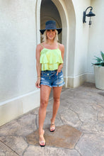 Load image into Gallery viewer, PERFECT HIGHWAISTED DENIM DISTRESSED SHORTS