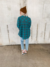 Load image into Gallery viewer, JADED PLAID BUTTON DOWN FLANNEL